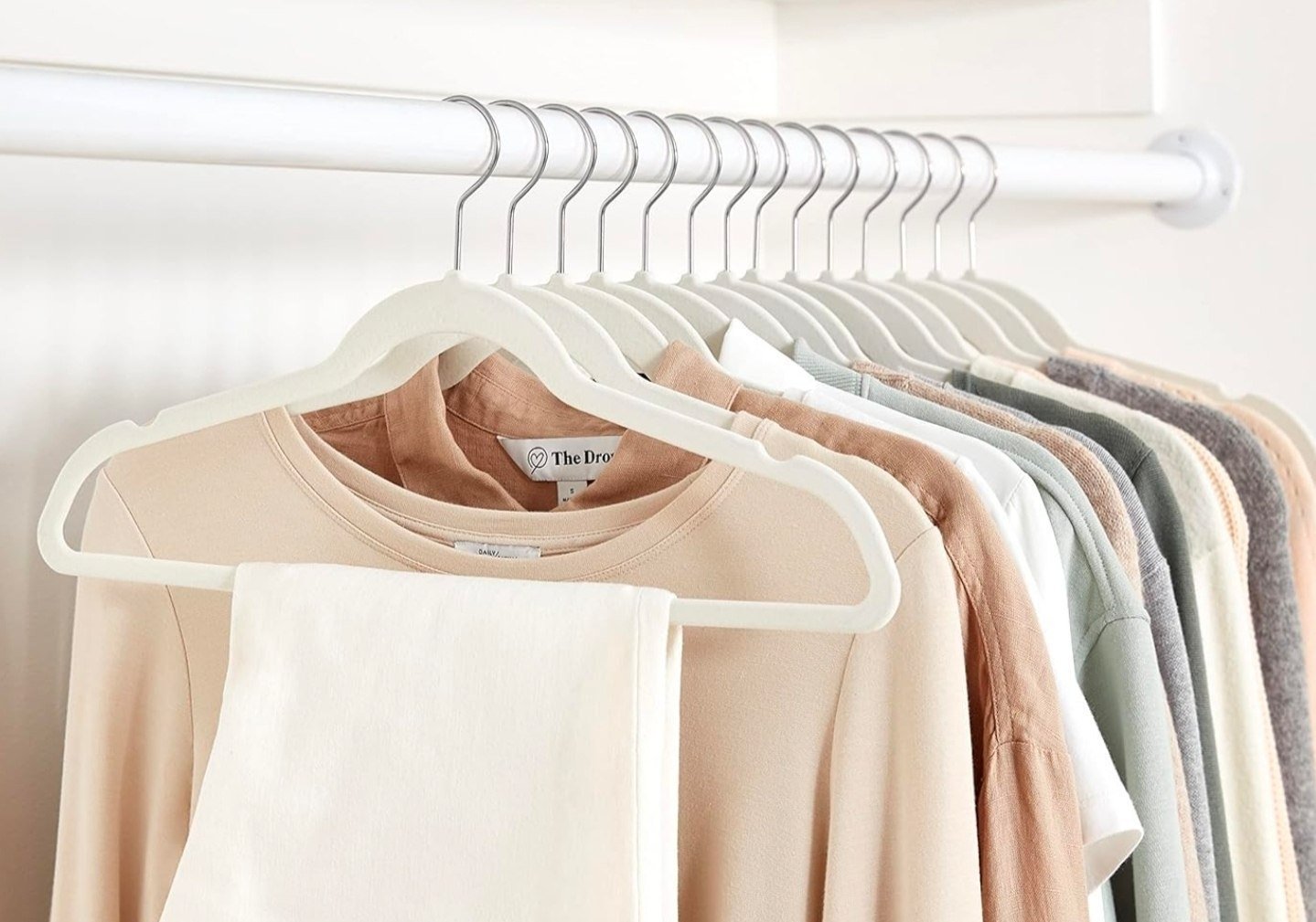 Amazonbasics Hangers - 30pcs At 499lowest Best Sel