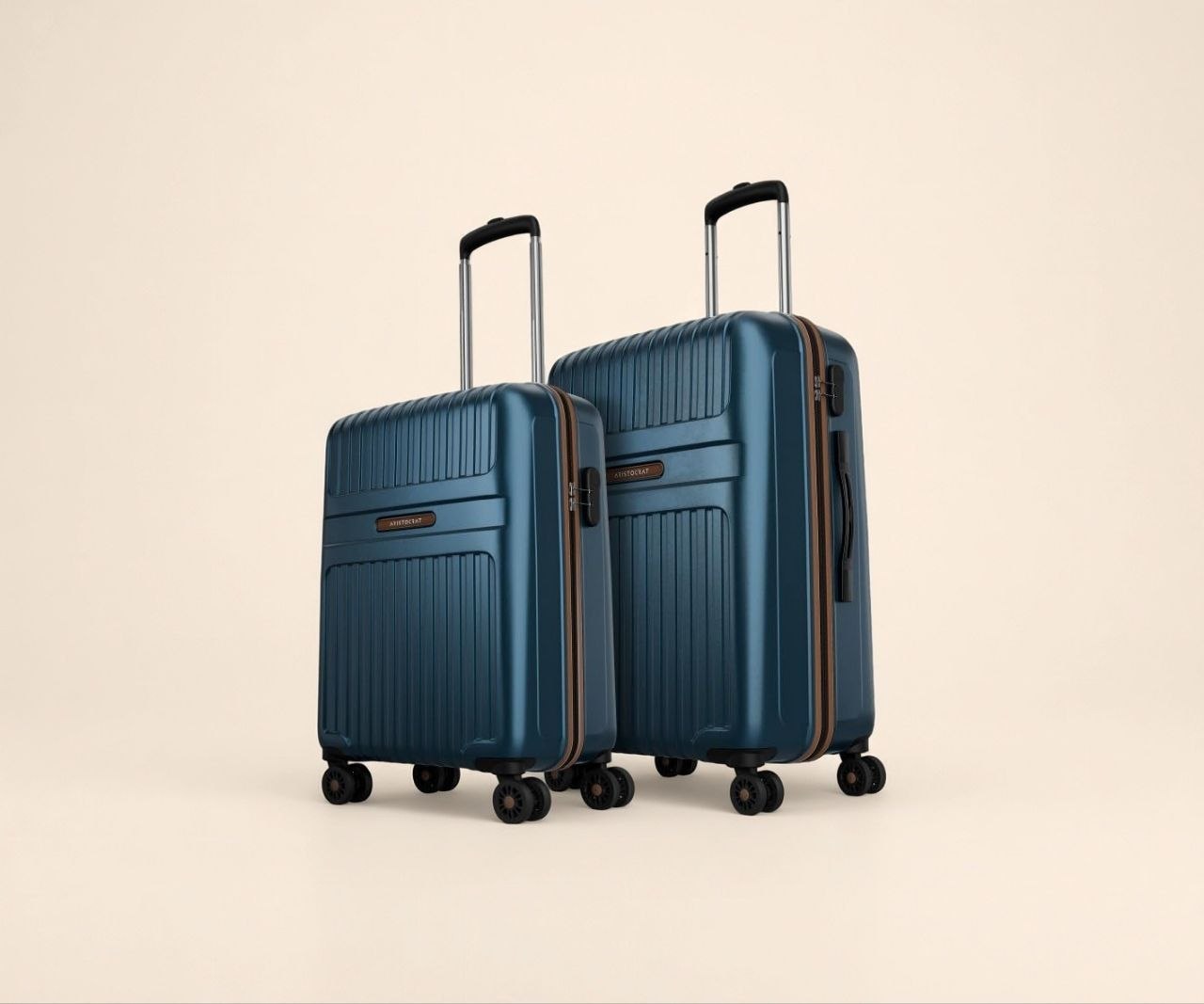 Aristocrat Atlas Set Of 2 (cabin Medium) Hard