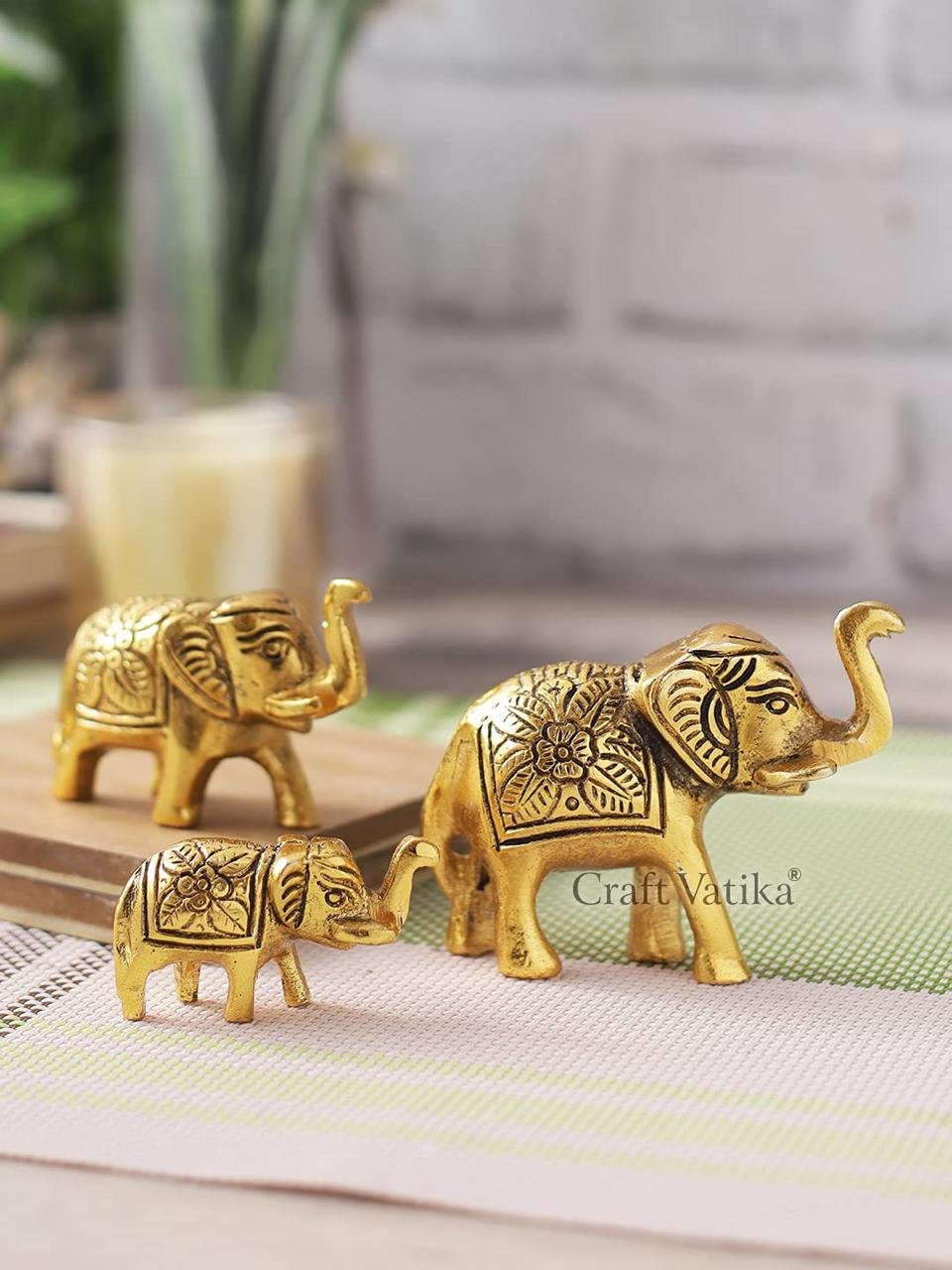 Craftvatika Set Of 3 Metal Trunk Up Elephant Famil