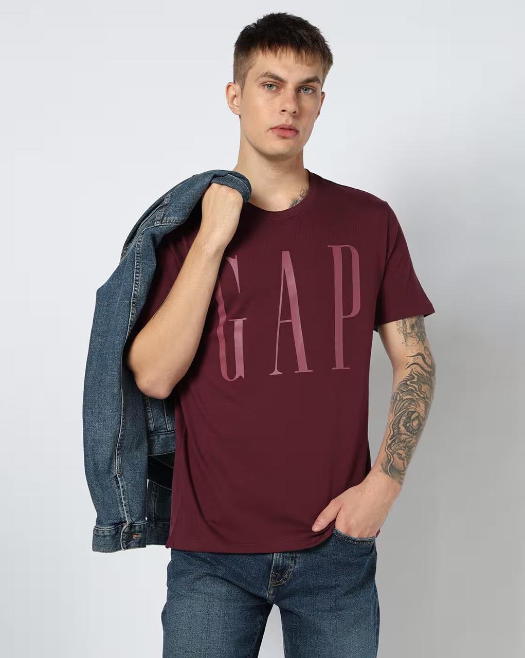 Gap Men Printed Slim Fit Round-neck T-shirt 650