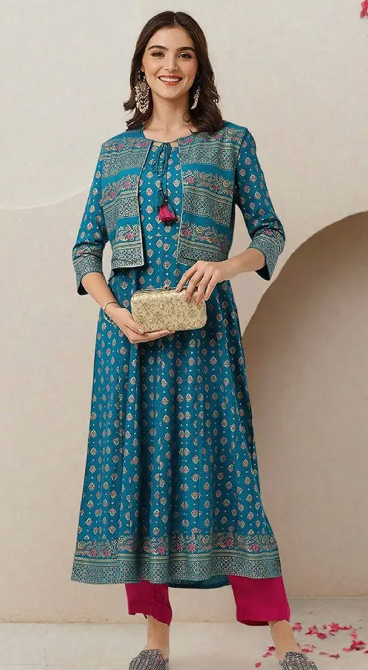 Ishin Women Teal Rayon Kurta At 425