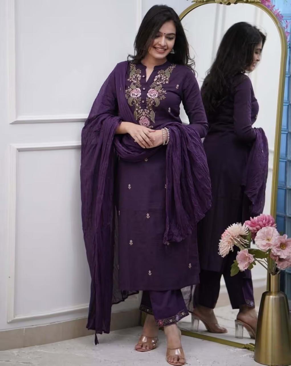 Nyrika Women Embroidered Straight Kurta Set With D
