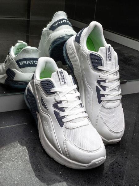Red Tape Men Solid Slip-resistance Sneakers 1