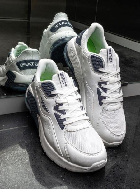 Red Tape Men Solid Slip-resistance Sneakers 1