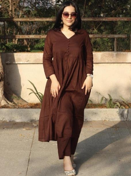 Veshviti Women Tiered Kurta With Trousers 480
