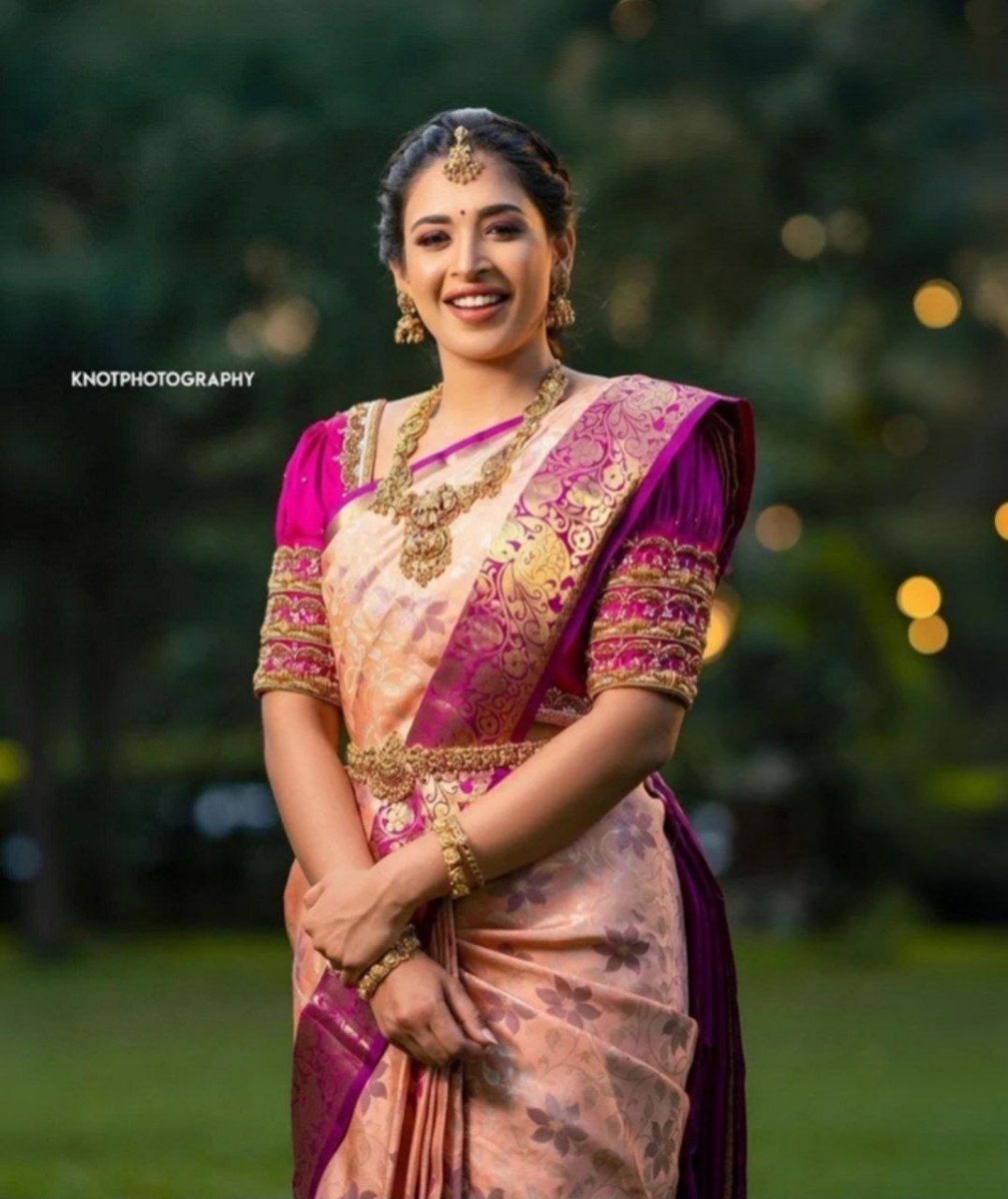 Woven Kanjivaram Pure Silk Art Silk Saree 450