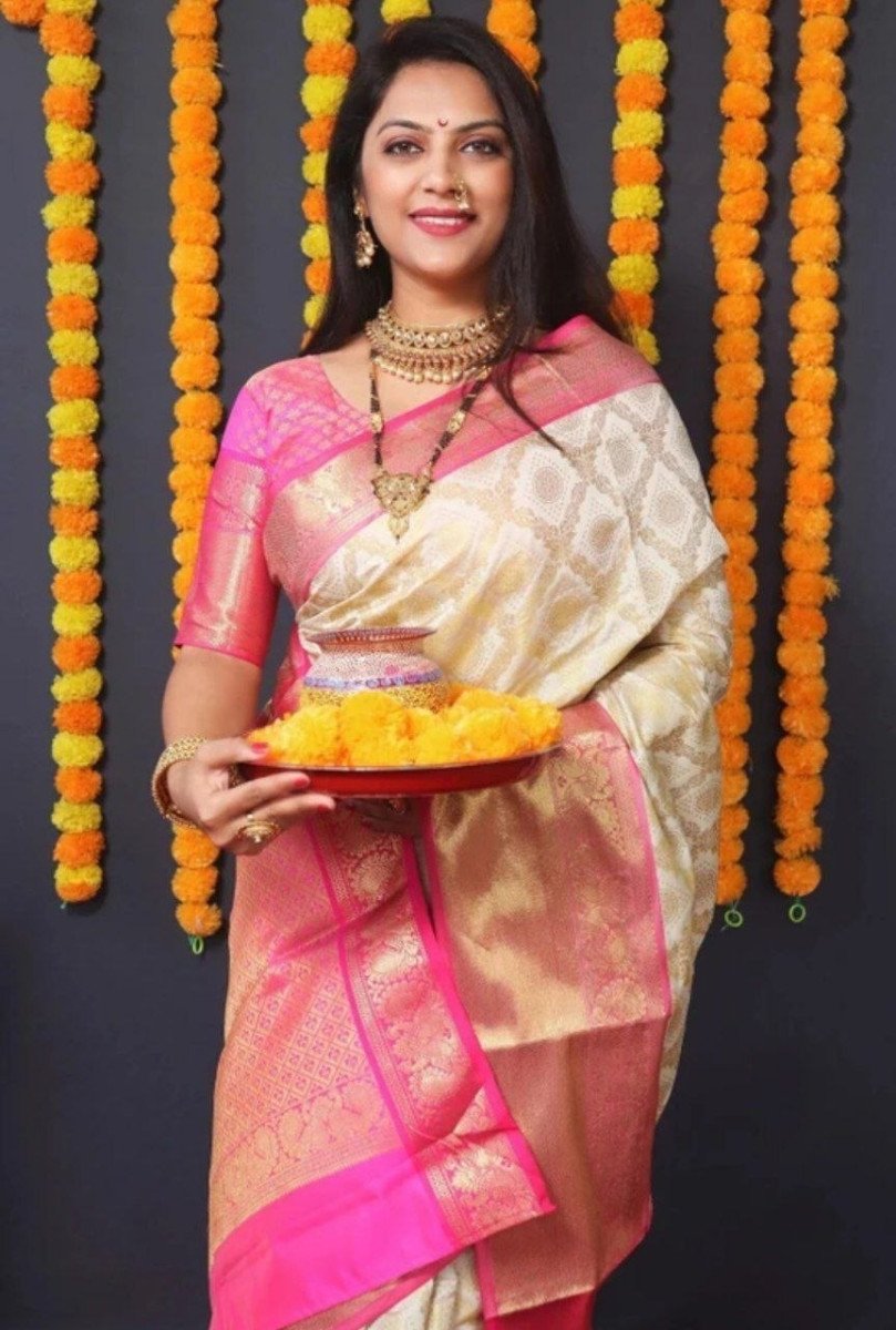 Divastri Embellished Woven Kanjivaram Silk Blend Saree 493